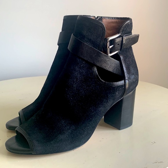Donald J Pliner Greco Black Open-Toe Bootie - Picture 8 of 12